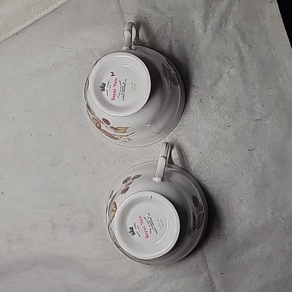 Royal Vale Cups and Saucers - Picture 7 of 10